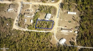 16715 Eastwood Dr, Fountain, FL 32438