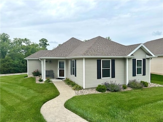 4705 N Creek Wood Dr, Saint Joseph, MO 64507