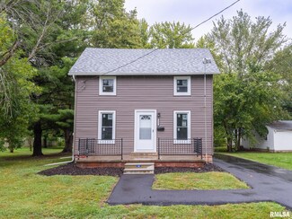 331 N West St, Farmington, IL 61531