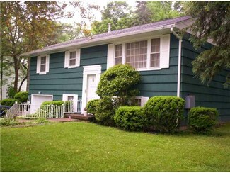 224 N Main St, Holland, NY 14080