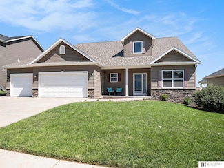 4508 Edgerton Dr, Papillion, NE 68133