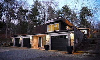 28 Woodridge Rd, Wayland, MA 01778