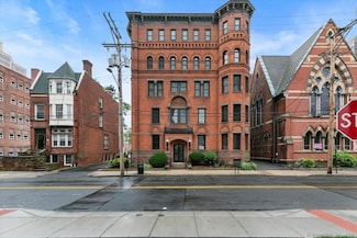284 Orange St Unit 202, New Haven, CT 06510