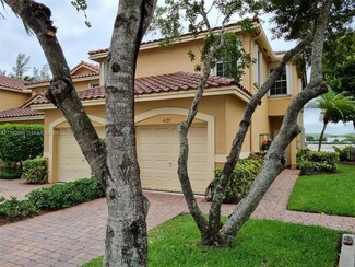 4135 Crystal Lake Dr, Pompano Beach, FL 33064