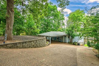 554 Grand Point Dr, Hot Springs National Park, AR 71901