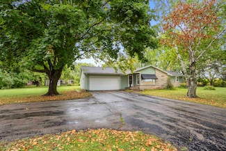 3110 Oakridge Rd, Neenah, WI 54956