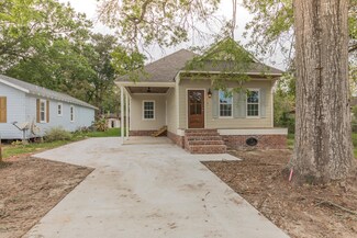 917 E 6th St, Crowley, LA 70526