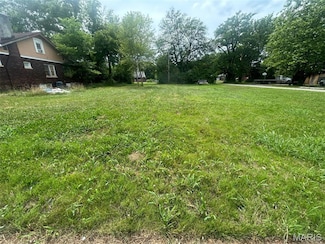 1445 N 44th St, East Saint Louis, IL 62204