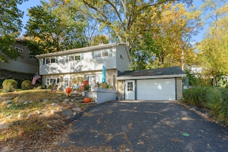 4371 Council Crest Ln, Battle Creek, MI 49014