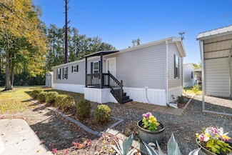40 Shamrock Cir, Murrells Inlet, SC 29576