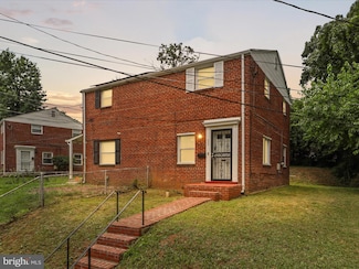 608 Cabin Branch Dr, Capitol Heights, MD 20743