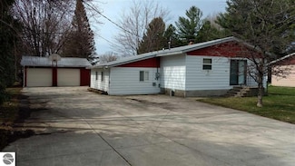 205 Fannie St, Au Gres, MI 48703