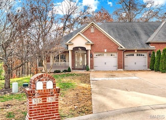 318 Country Villa Ln, Washington, MO 63090