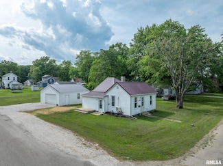 100 N Austin Ave, Abingdon, IL 61410