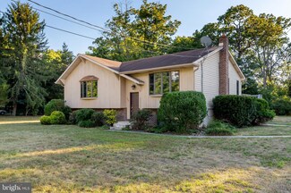 157 Railroad Ave, Franklinville, NJ 08322