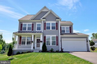 11374 Cross Fields Dr, Waynesboro, PA 17268