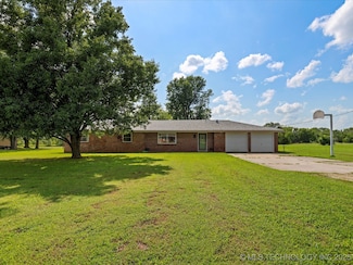 343 S Caney St, Copan, OK 74022