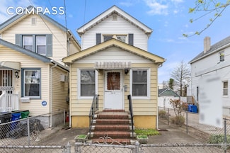 135-16 95th St, Jamaica, NY 11417