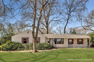 9222 Belinder Rd, Leawood, KS 66206