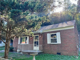 551 Garrison Ave, Charleston, WV 25302