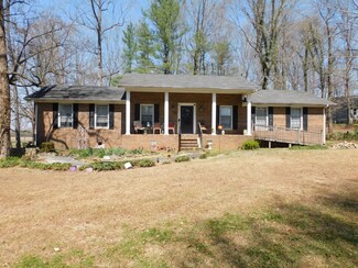 24 Poe Rd, Tullahoma, TN 37388
