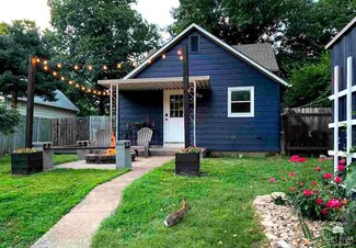 613 Bluemont Ave, Manhattan, KS 66502