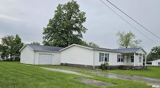 403 E Sycamore St, Kinmundy, IL 62854