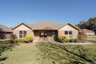 404 Trailwood Dr, Heber Springs, AR 72543