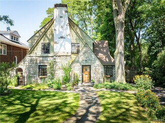 1305 James St, Syracuse, NY 13203