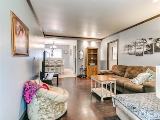 5721 NW 65th St, Warr Acres, OK 73132