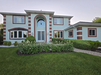 25805 N Arrowhead Dr, Mundelein, IL 60060