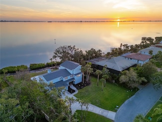 3804 Bayside Dr, Bradenton, FL 34210