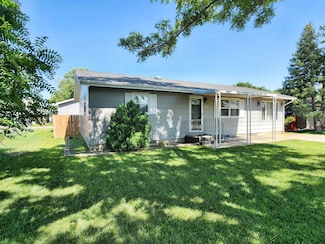 212 Castle Rock St, Quinter, KS 67752
