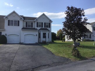 11 Paddlewheel Ct, Waterford, NY 12188