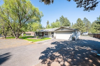 60812 Goldenrain Dr, Bend, OR 97702