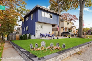 69 Natick St, Staten Island, NY 10306