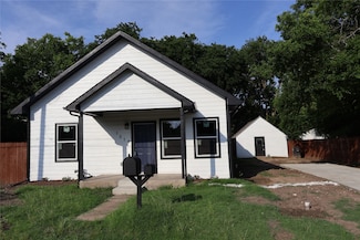 1014 Trinity St, Cleburne, TX 76031