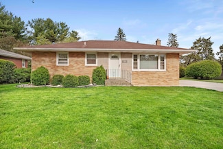 6729 Adams St, Merrillville, IN 46410