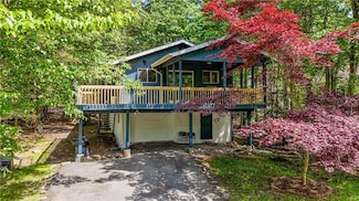 8203 Natures Dr, Tobyhanna, PA 18466