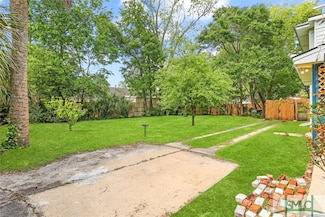 725 E 39th St, Savannah, GA 31401