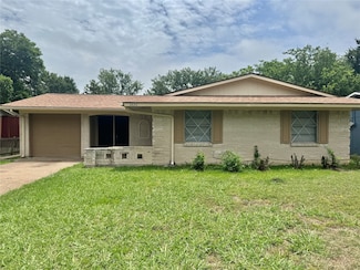 3630 Palm Dr, Mesquite, TX 75150