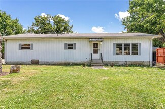 720 Fairfield Dr, Fairview Heights, IL 62208