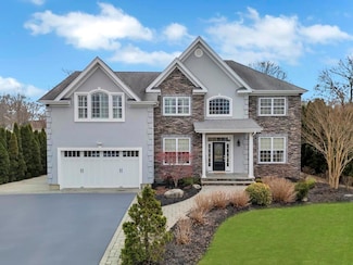 19 Patricks Way, Saint James, NY 11780