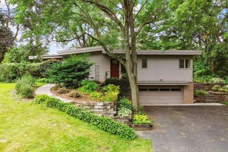 12708 Myrtle Cir, Hopkins, MN 55305