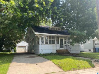 1036 Dawson St, Waterloo, IA 50703