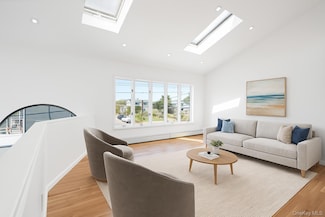 2655 Ocean Ave, Seaford, NY 11783