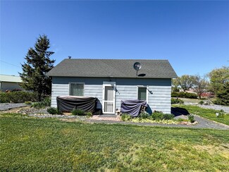 304 W 1st St, Lind, WA 99341