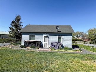 304 W South 1st St, Lind, WA 99341