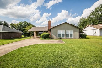 724 Deatsville Hwy, Millbrook, AL 36054