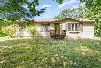 1580 Bunkerhill Ct, Gladwin, MI 48624